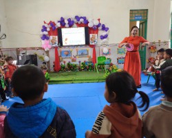 TRẢI NGHIỆM THAM QUAN TRƯỜNG TIỂU HỌC ĐẦY Ý NGHĨA CỦA CÁC BÉ 5 TUỔI TRƯỜNG MẦM NON TÌA DÌNH